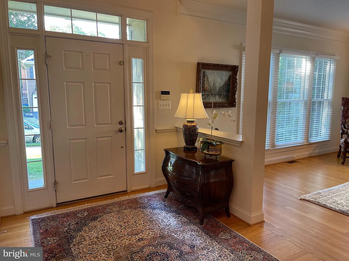 6 bed, 6.0 bath, 5611 sqft, $7,300 — Photo 4