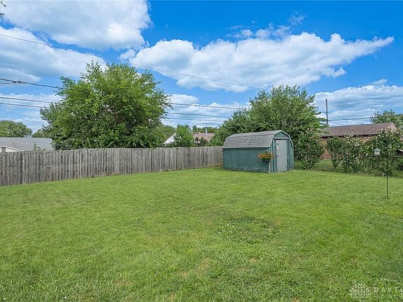 5th image of 1138 Carman Ave