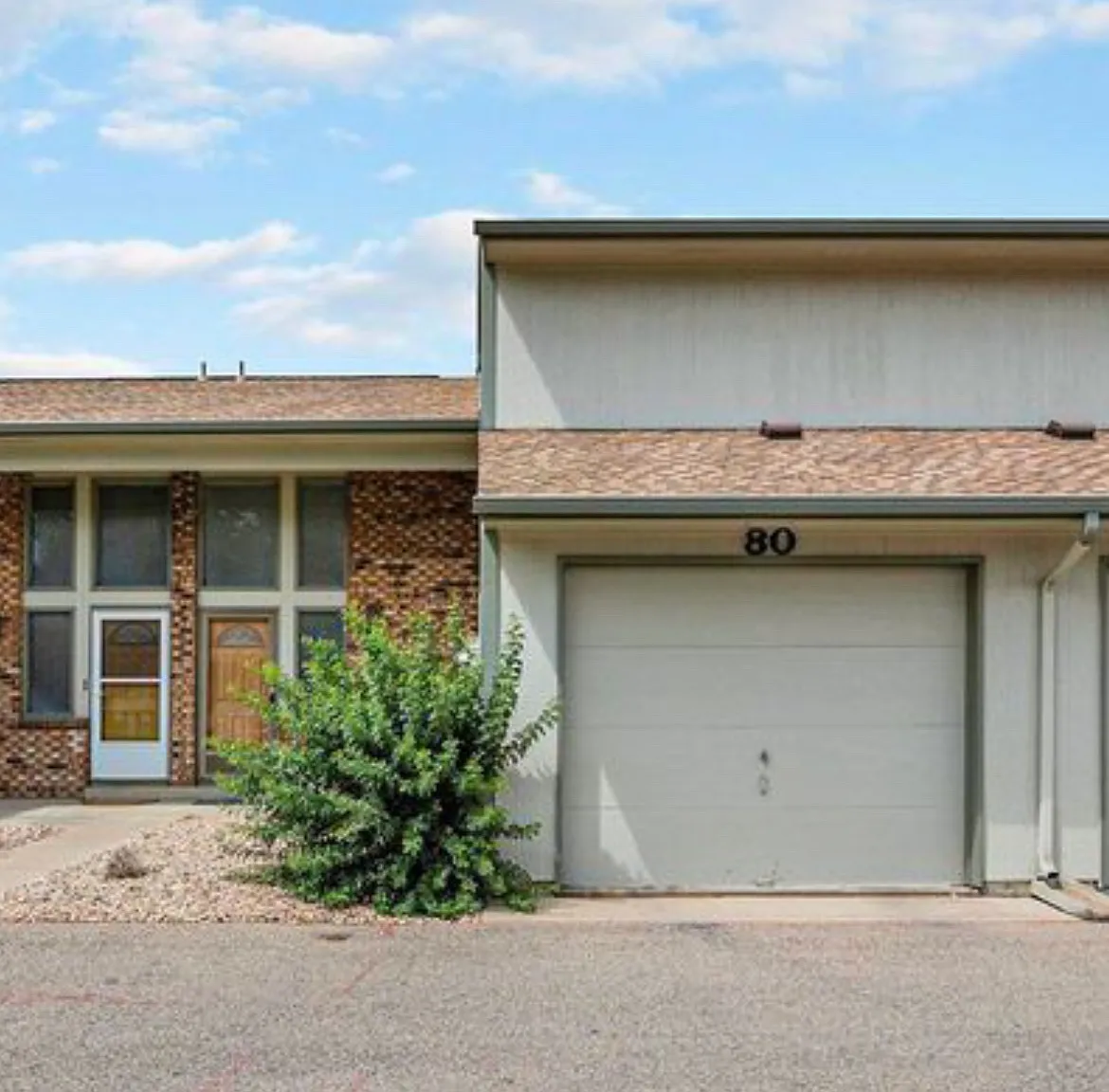 2 bed, 1380 sqft, $1,697 — Photo 2