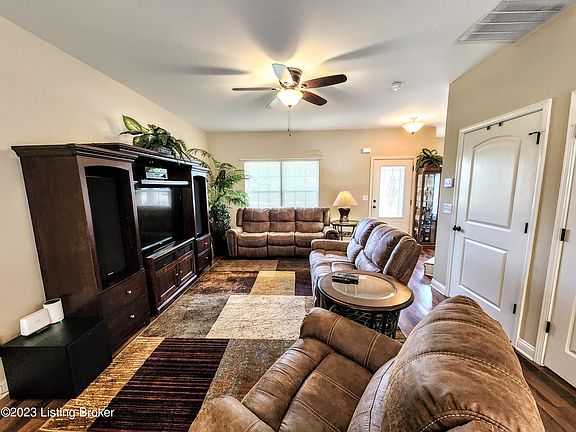 3rd image of 128 Vineland Parkway Dr