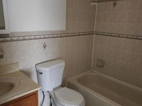 4th image of 16 5th St Floor 2