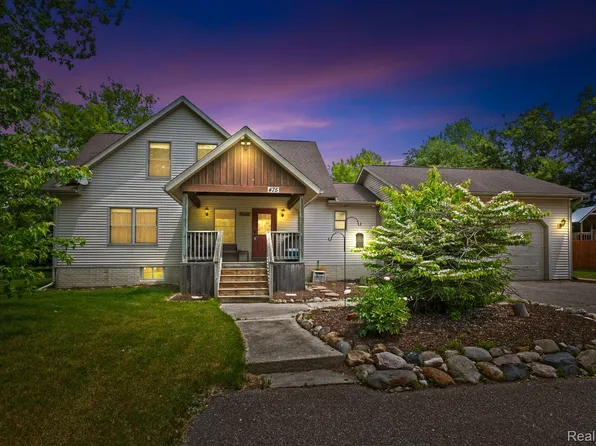 475 Dailey Ct, Fowlerville, MI 48836