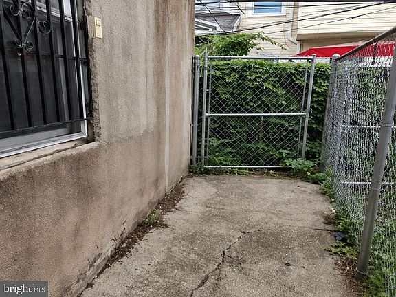 5th image of 1453 N 29th St