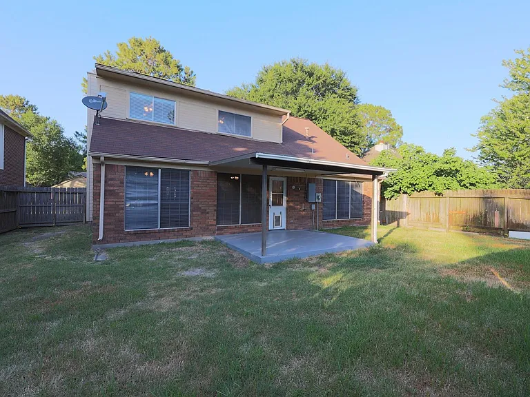 10015 Red Wolf Ln — Photo 22