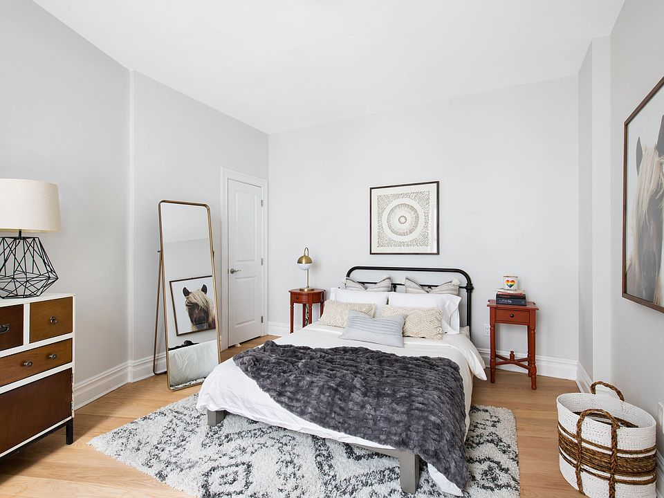 2nd image of 961 Washington Ave APT 3B