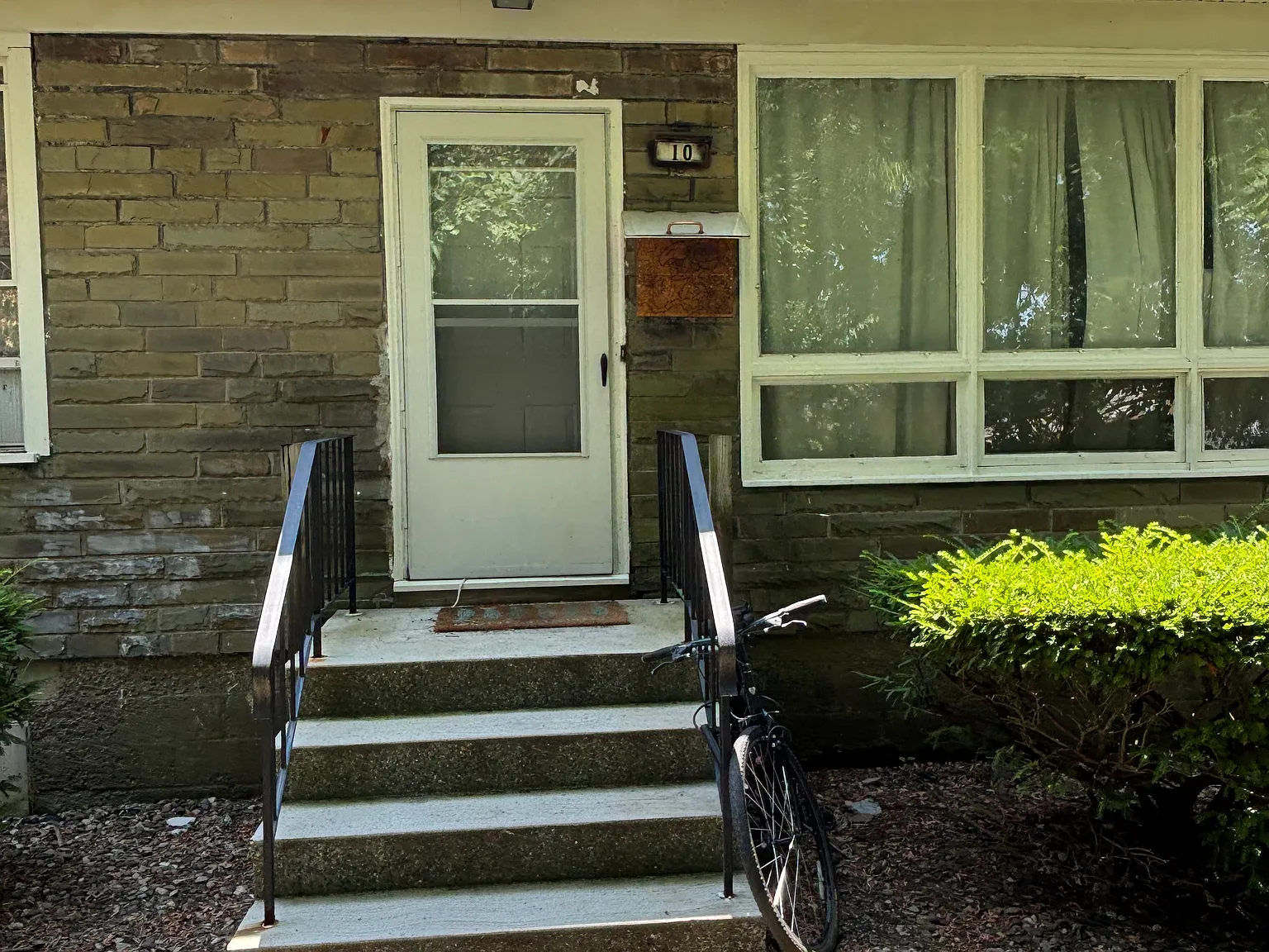 2 bed, 1000 sqft, $1,450 — Photo 2