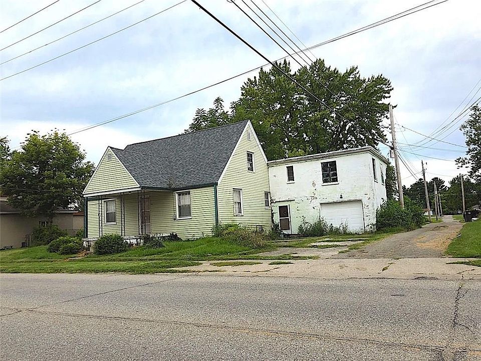 2nd image of 106 N Franklin St