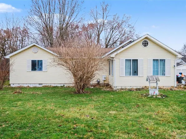 4449 Crosby Rd, Flint, MI 48506