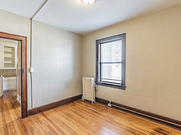 4th image of 2510 Harney St #36