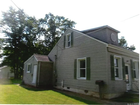 704 W State St, Mascoutah, IL 62258