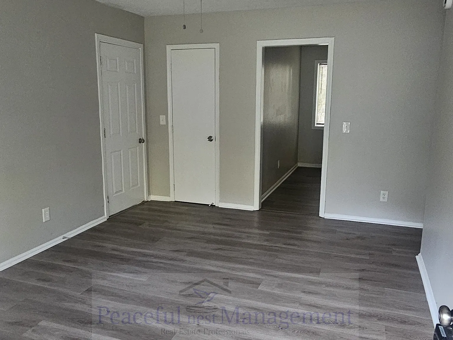 3 bed, 960 sqft, $1,050 — Photo 3
