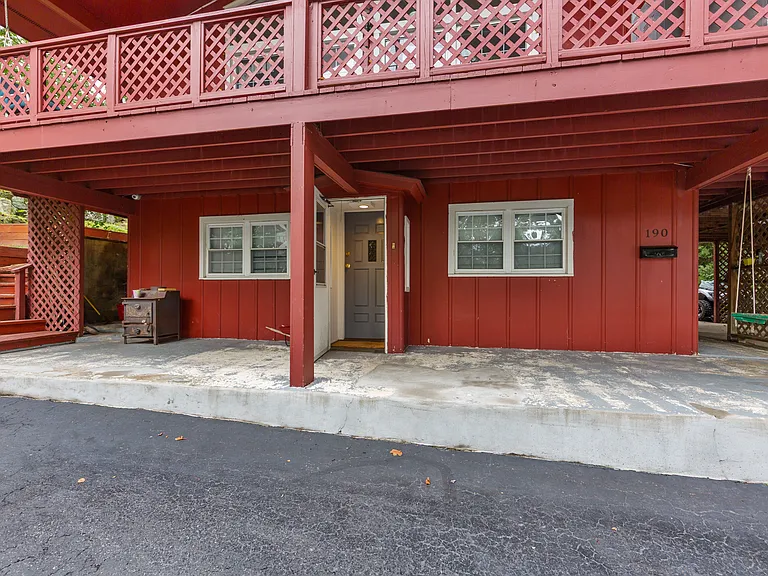 190 2nd St #1 — Photo 11