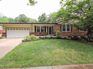 757 Rockridge Dr, Ballwin, MO