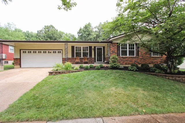 757 Rockridge Dr photo 1