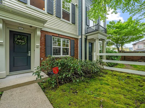 2495 Davies Ave #6, Pt Coquitlam, BC V3C 0B2