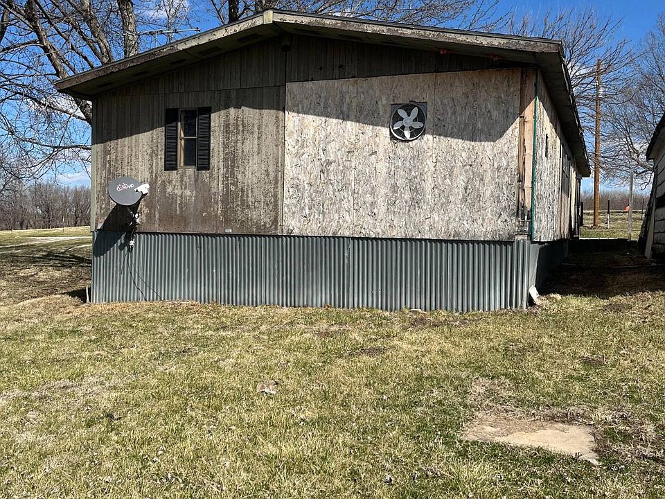 2nd image of 1689 4th St