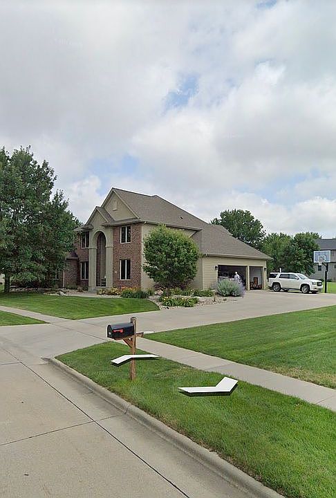 1st image of 308 E Pinehurst Dr