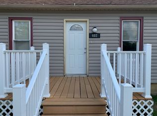 402 E Court St, Roanoke, IL