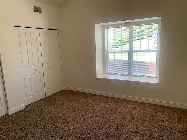 127 Greenwood Dr #8 — Photo 12