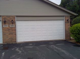 5007 W Circle Pl, Midlothian, IL 60445