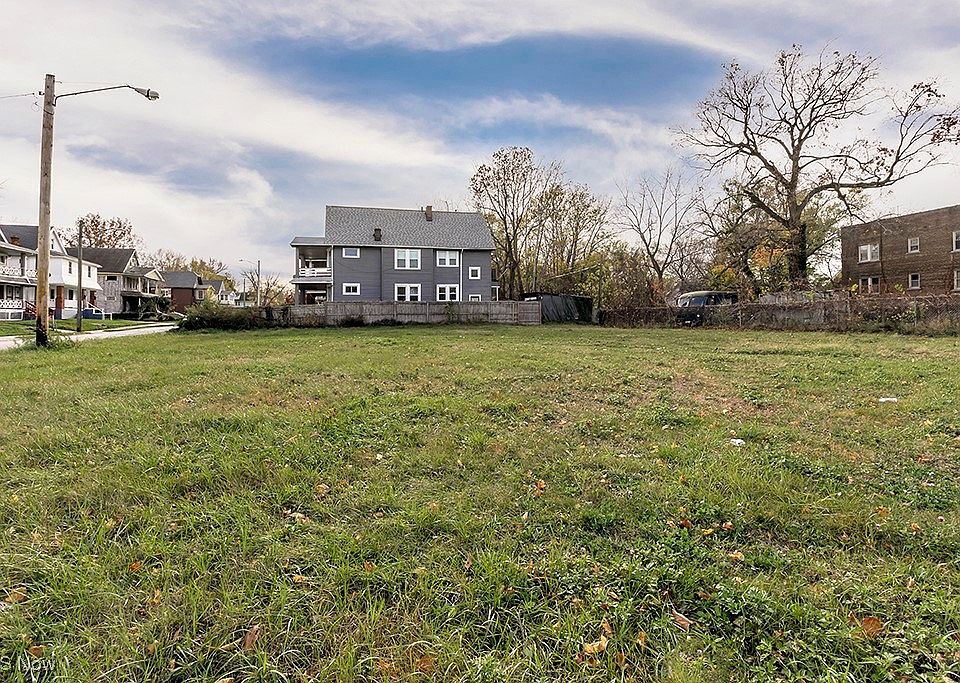 2nd image of 14224 Coit Rd