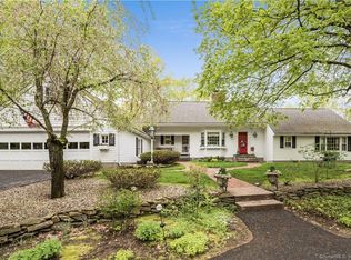 11 Poplar Hill Dr, Farmington, CT 06032