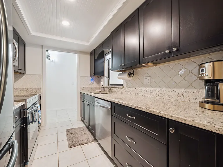 219 E Hartford St #1-6-4A — Photo 11