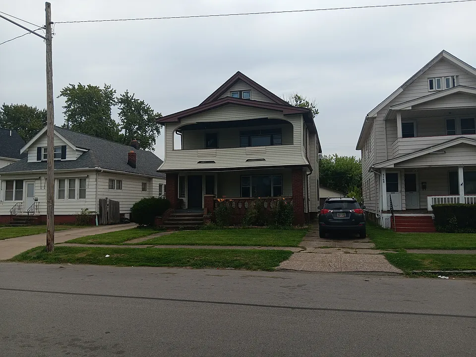 3765 W 134th St