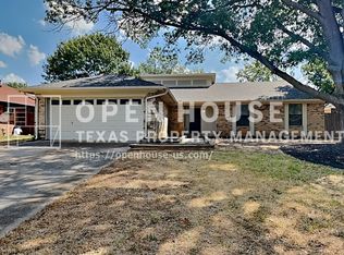 1562 Tiffany Forest Ln, Grapevine, TX 76051