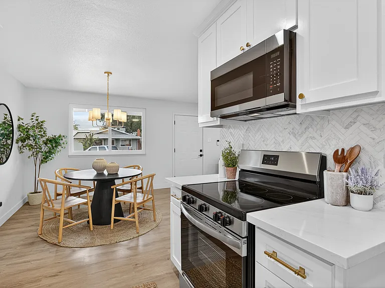 1335 School St — Photo 14