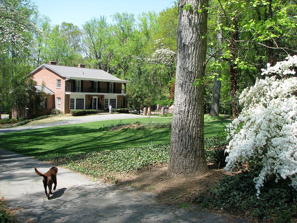 1st image of 123 Brown Ave