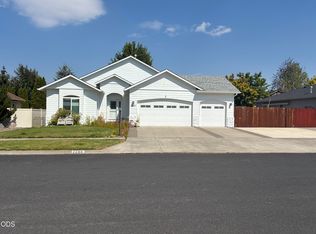 2234 SE Pilatus Ln, Bend, OR 97702