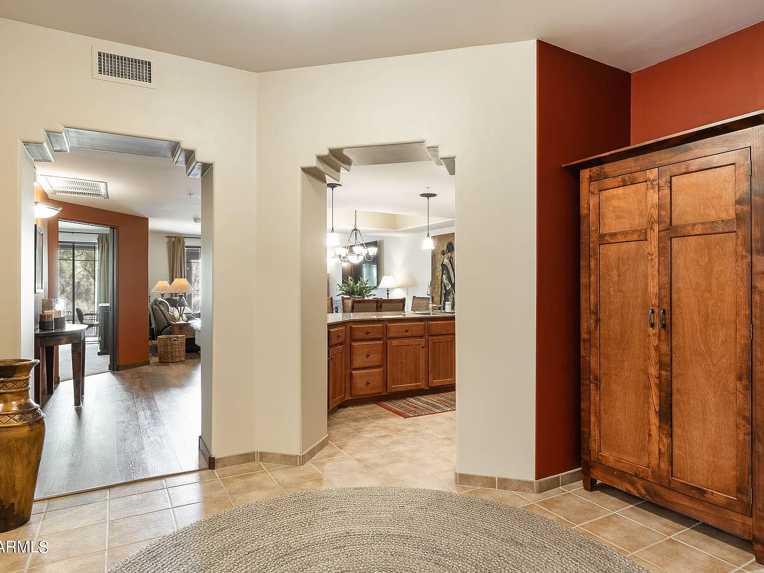 2 bed, 2.5 bath, 1970 sqft, $3,500 — Photo 4