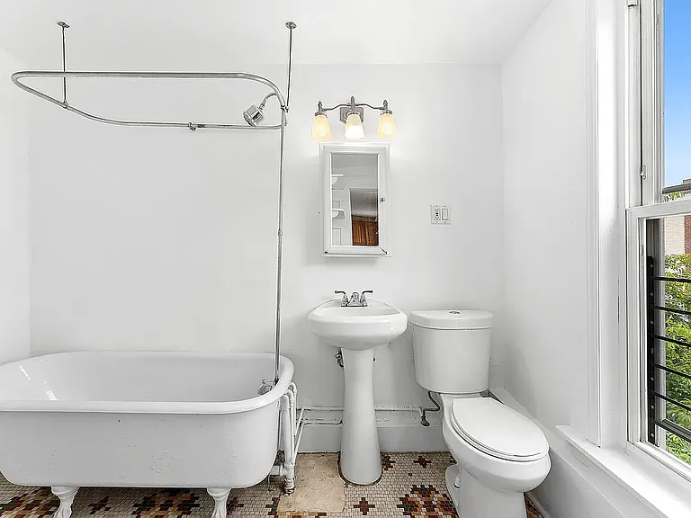 10-13 47th Ave #3 — Photo 2
