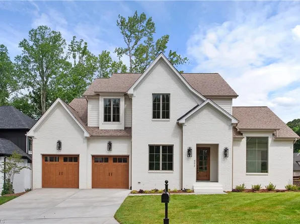 993 Maple Chase Rd, Winston Salem, NC 27106