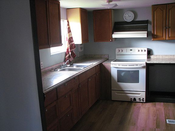3rd image of 9402 Costine Meadows Dr