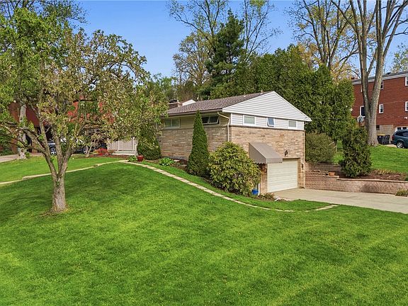 4th image of 2675 Strathmore Ln