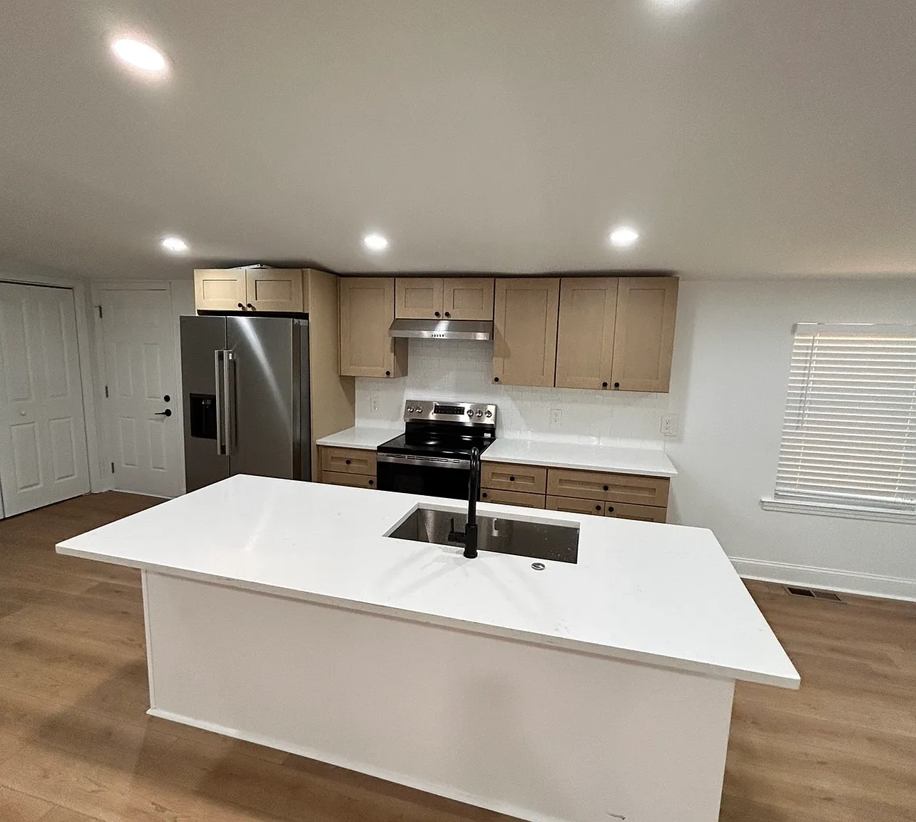3 bed, 1400 sqft, $1,850 — Photo 2