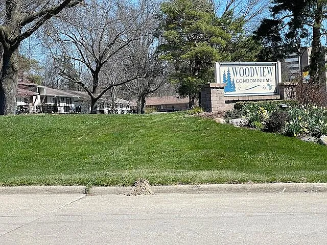 7350 Woodview St — Photo 3