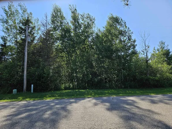 3032 S Frances Ave, Sault Sainte Marie, MI 49783