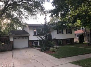 119 S Evergreen Ln, Bloomington, IL 61704