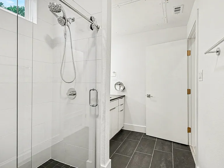 2217 N Fitzhugh Ave #101 — Photo 19
