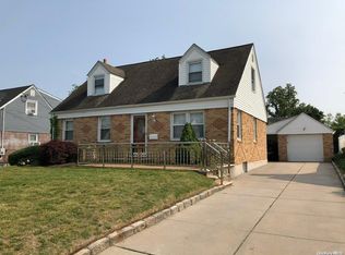 23 Birchwood Dr S, Valley Stream, NY 11580