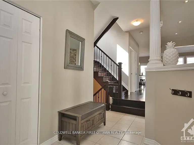 505 Bretby Cres — Photo 2