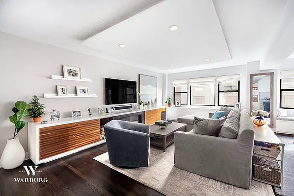 Sold by Warburg | media 4