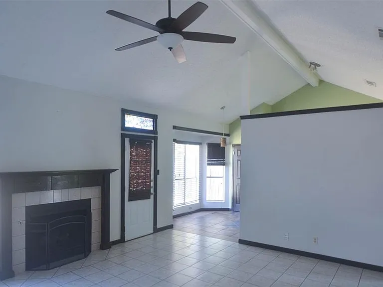 16402 Malden Dr — Photo 2