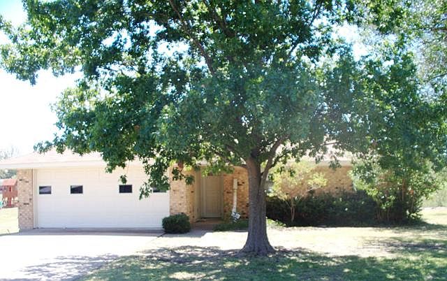 1st image of 122 Tracy Dr