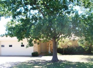 122 Tracy Dr, Waxahachie, TX 75165