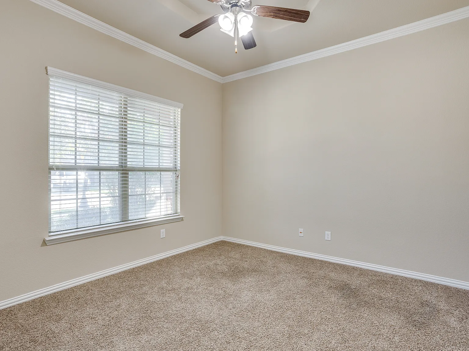 3 bed, 1849 sqft, $2,800 — Photo 4