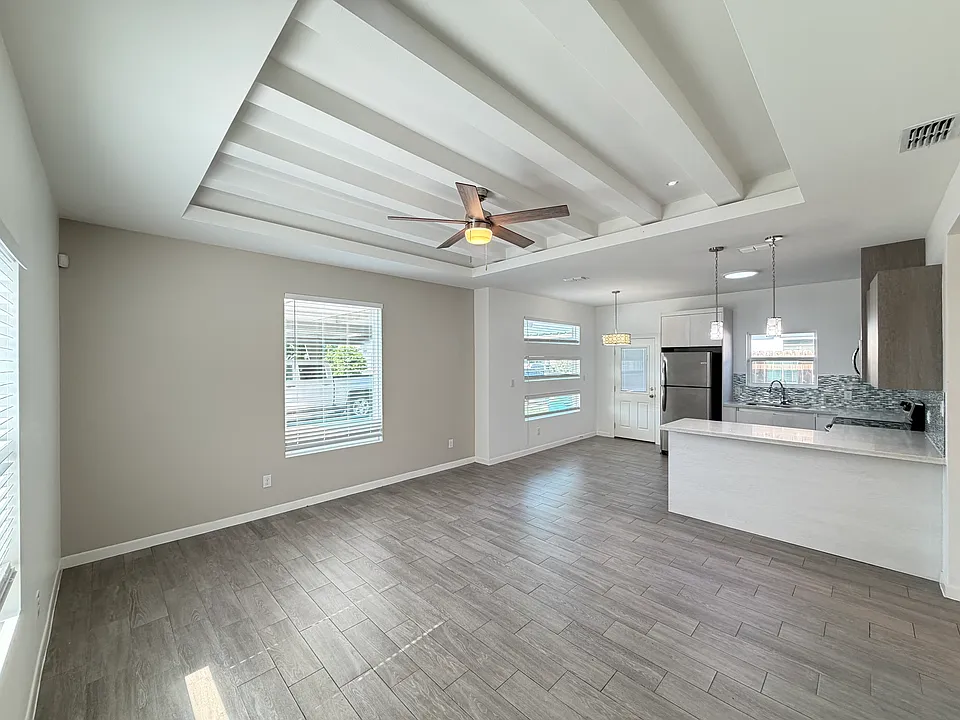 909 W Carmel Ave #2